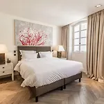 Hotell Le Yaca Saint-Tropez