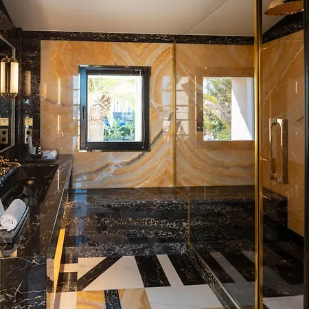 Hotel Le Yaca Saint-Tropez