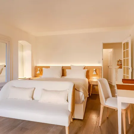 Hotell Le Yaca Saint-Tropez